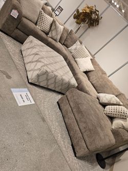 ✨️XL Sectional Sofas✨️ Furniture Queen Bedrooms, Dining Avail