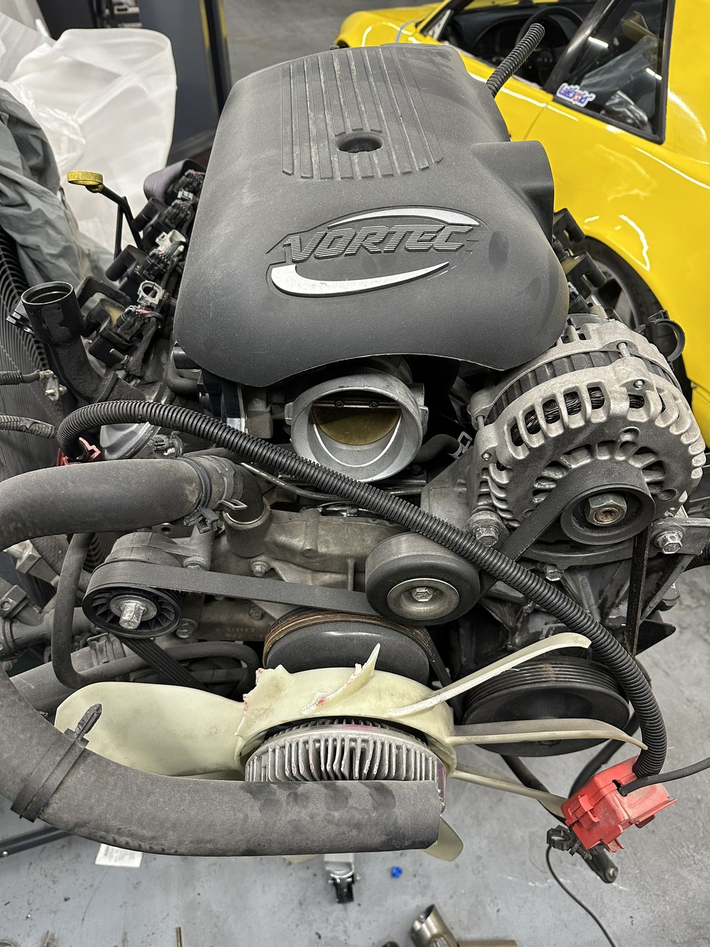 5.3 Vortec Engine And TR6060 Tremec 6 Speed Manuel for Sale in Los