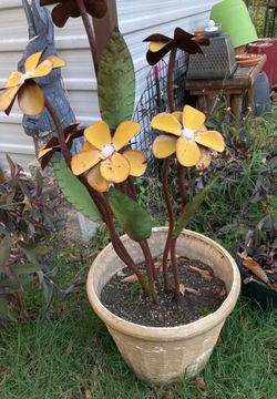 Rustic metal flowers