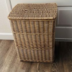 VINTAGE WICKER BASKET - LARGE