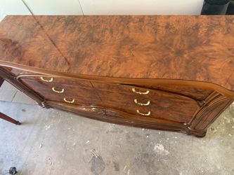Dresser With Mirror
