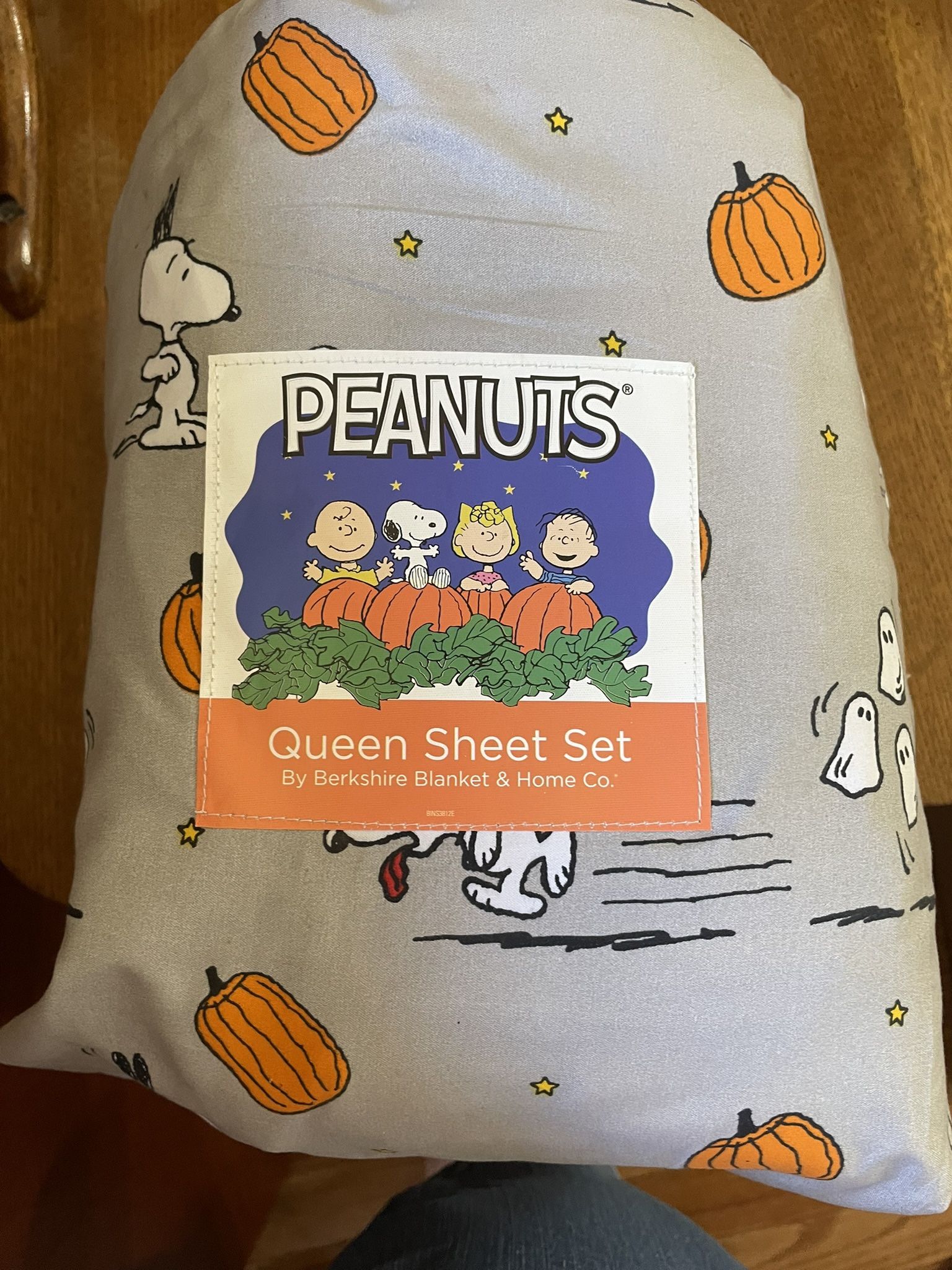Queen peanuts sheet Set