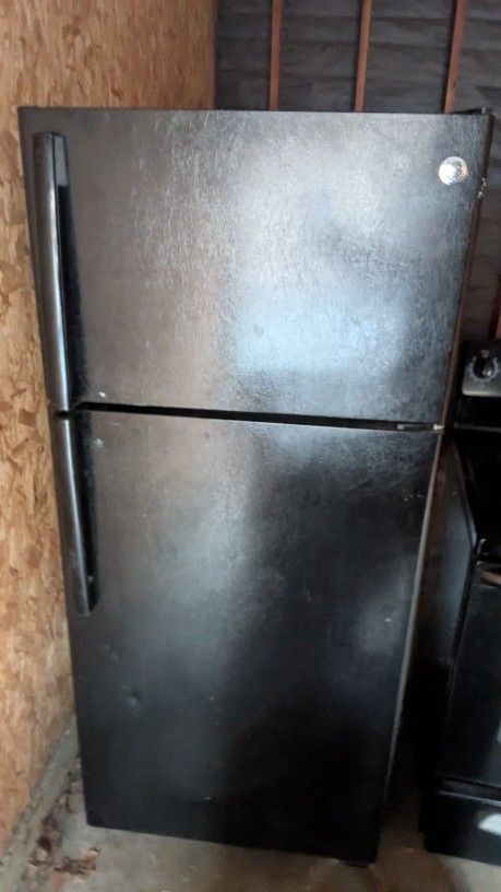 GE Refrigerator