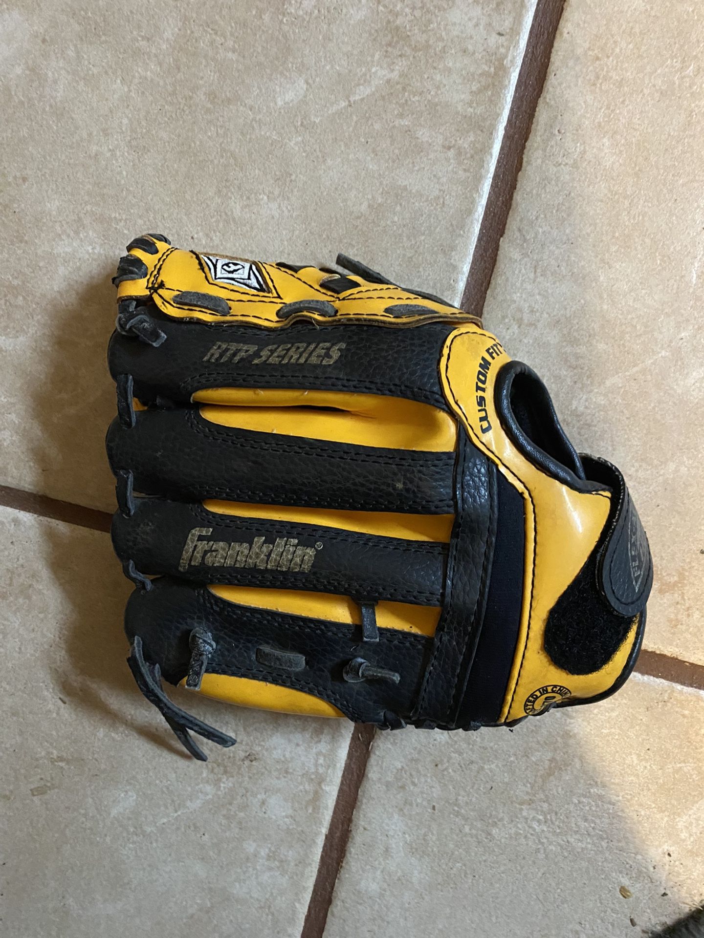 Franklin RTP Series Right Handed Youth Baseball Gloves (contact info removed)   91/2