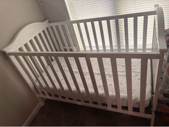 Infant crib and mattress