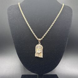 14kt Jesus Piece Pendant! 