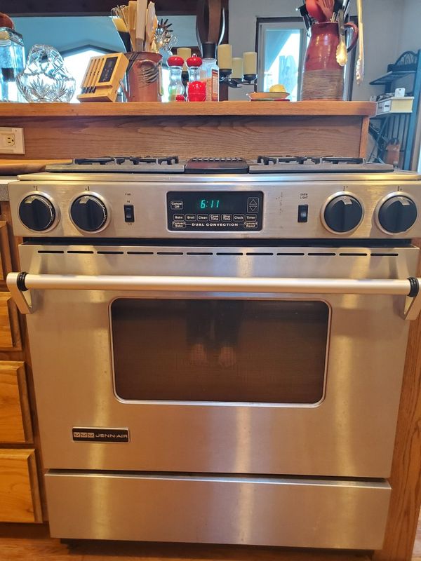 JennAir Dual Convection 4Gas burner stove for Sale in Carnation, WA OfferUp