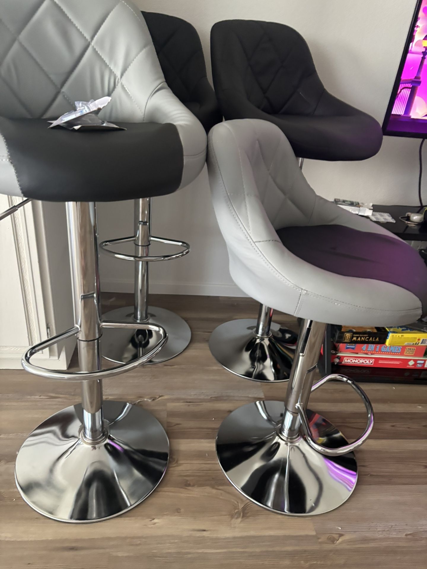 Bar stools BRAND NEW GRAY/black And ALL BLACK