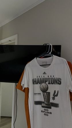 spurs tee