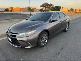 2017 Toyota Camry  super bonito super bueno anda al 100