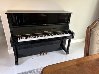 Yamaha  YUS 48 Inch Upright Piano