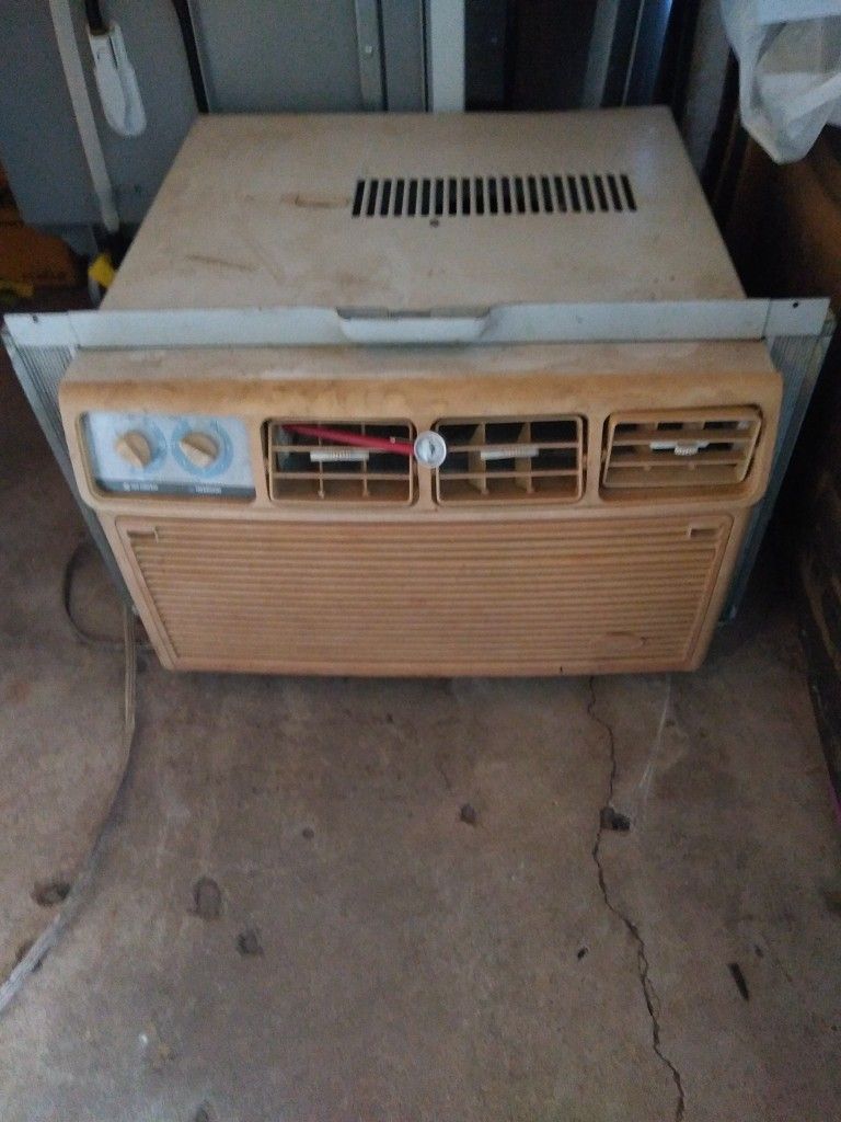 Window AC Unit