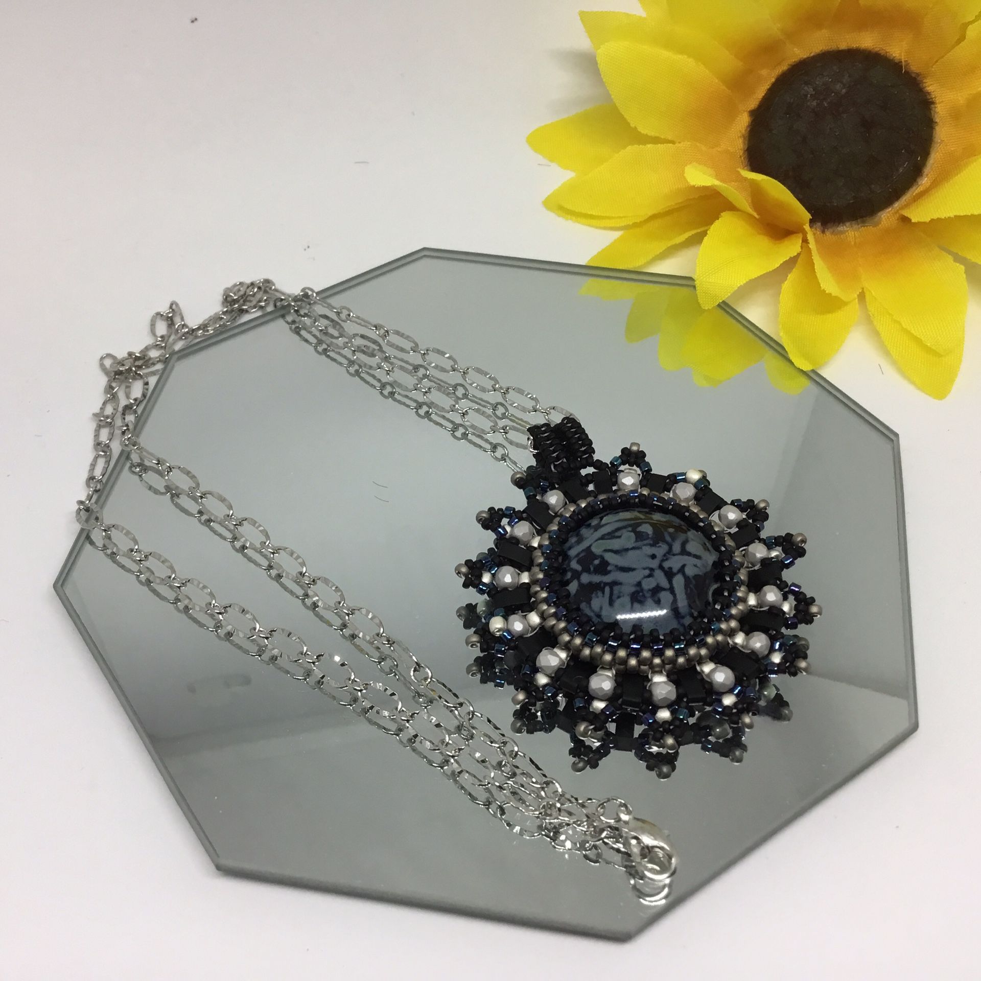 Beaded Pendant With 24mm Round Cabochon Beveled Black And 20” Silver Chain