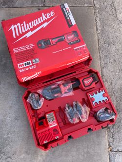 Milwaukee M18 18V Lithium-Ion Cordless Short Throw Pex Press Tool Kit w/ 3x PEX Crimp Jaws 1x 5.0 Ah Battery & Charger  $549