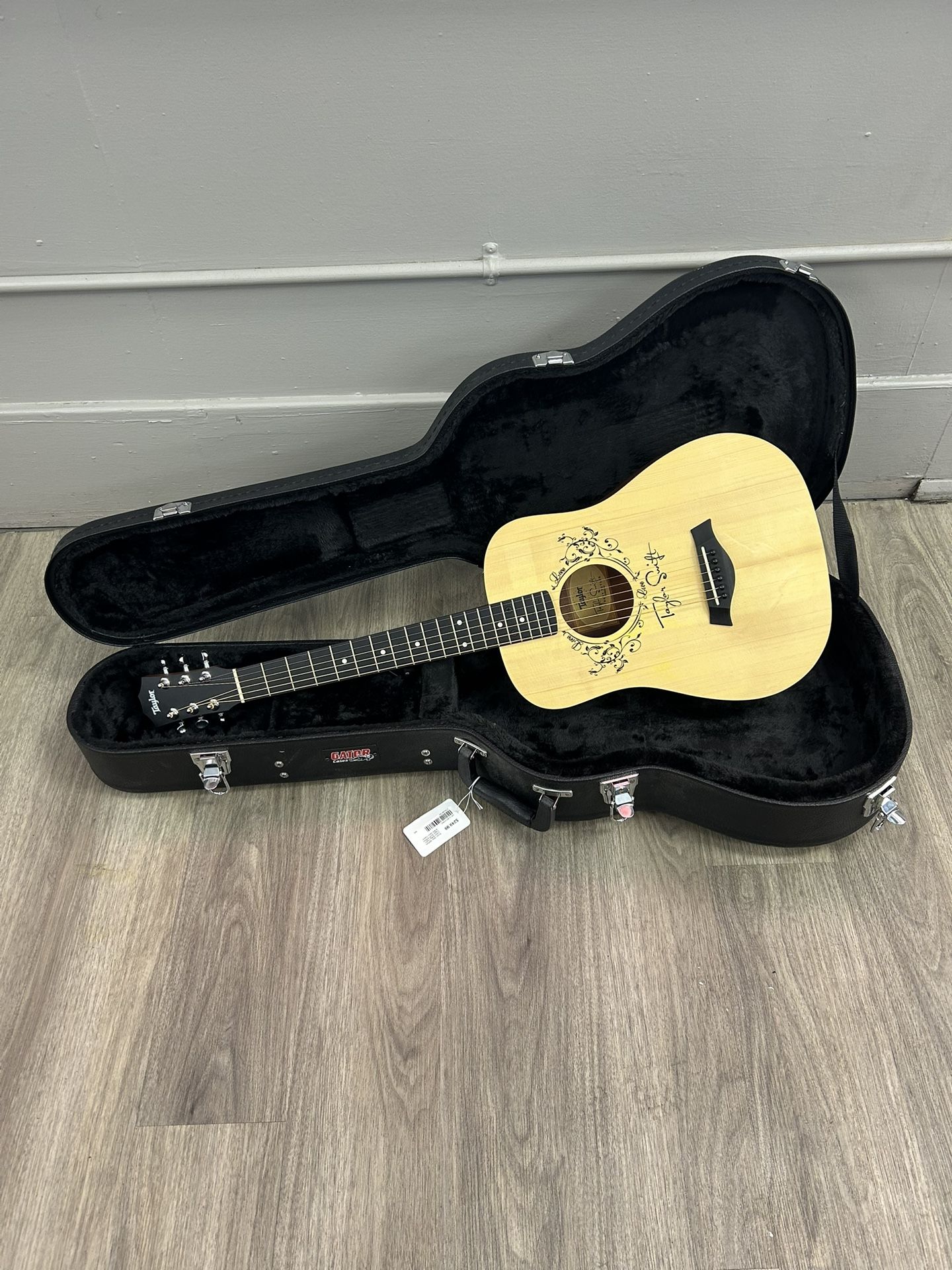 Baby Taylor Acoustic Guitar “Taylor Swift” Edition TSBT