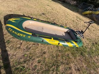 Seahawk™ 4 inflatable boat with minn kota endura 30 trolling motor