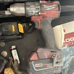 Milwaukee Fuel Drill With Battery 