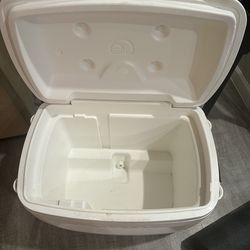 Igloo ice chest