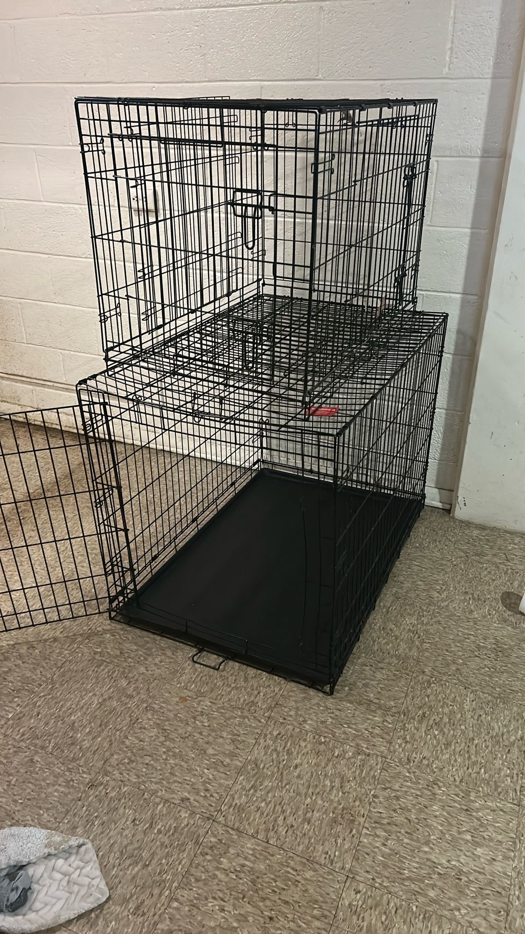 Large Dog Cage / Medium Dog Cage