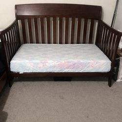 Baby/toddler Crib