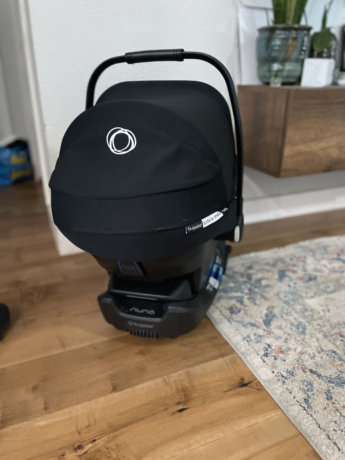 bagaboo turtle air shield by Nuna infant car seat & base