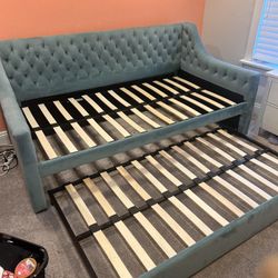 Teal Day bed With trundle