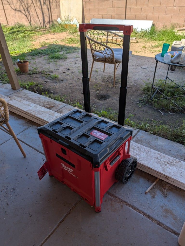 Milwaukee Rolling Drawer Tote