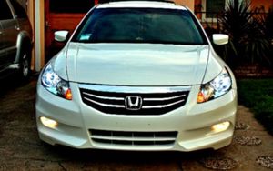 Photo ﻿White'08 Honda Accord