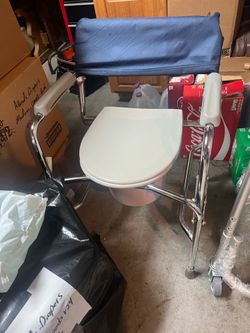 Silla para year el bano Nuevo
