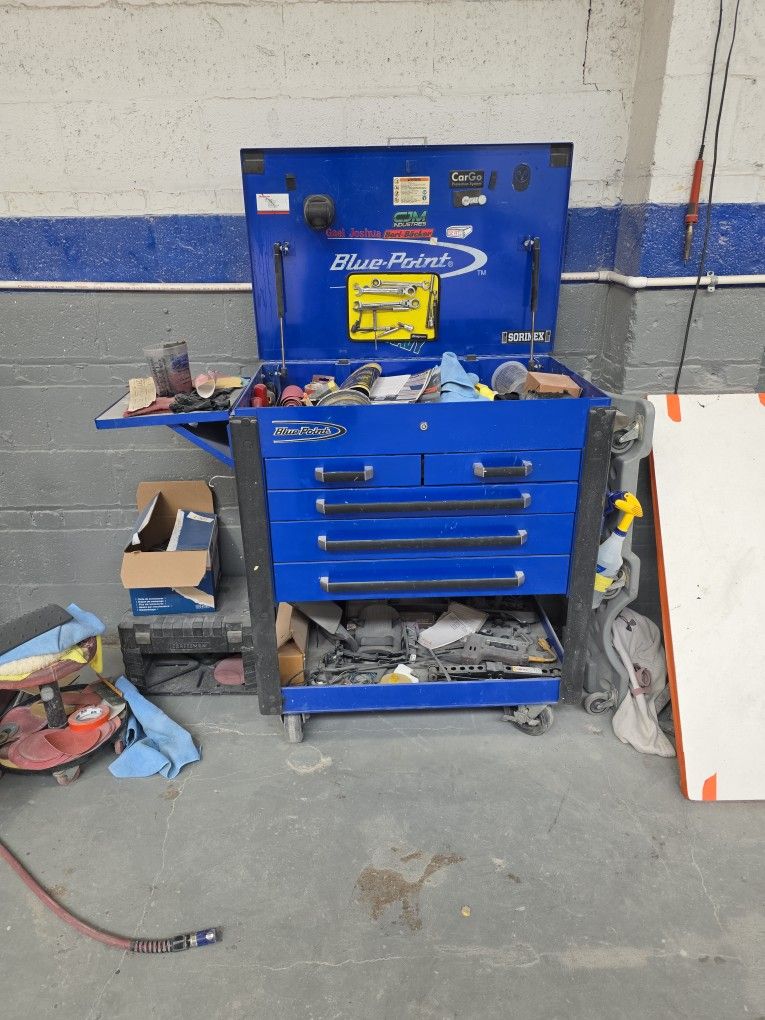 Blue-poknt Tool Box Only 6 Cajones 