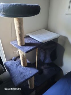 Cat tree