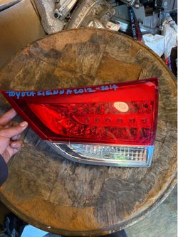 Toyota Sienna 2011-2014 Tail Right Side Trunk Light