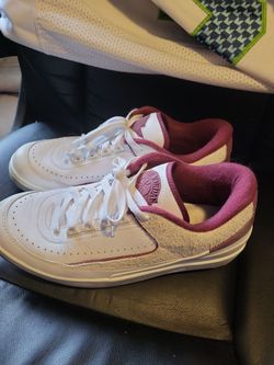 Jordan 2 i've worn them for about a month Maroon and white and I have the box