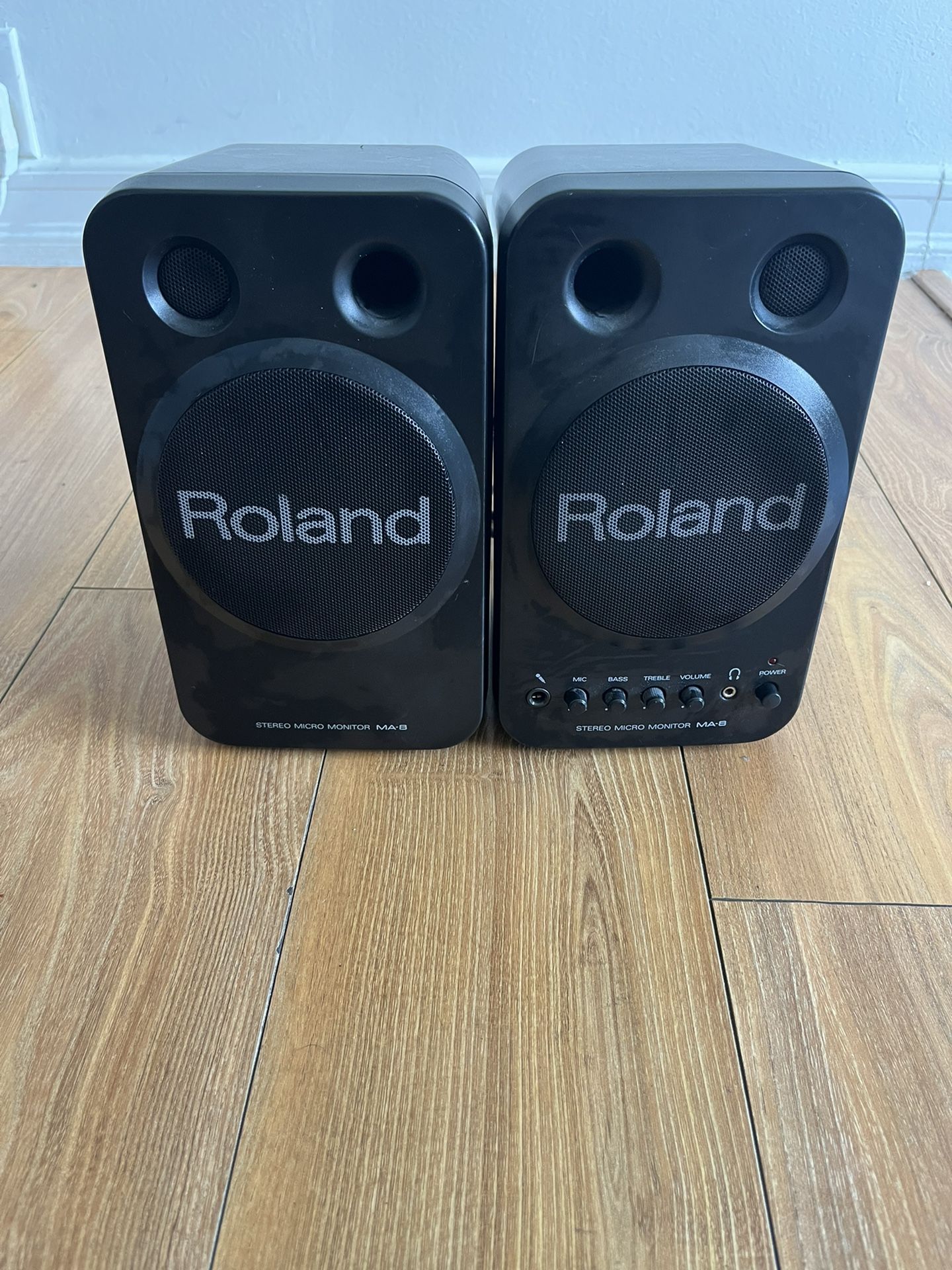 Roland MA 8 Stereo Micro Monitor Speakers Active Powered Studio Pair