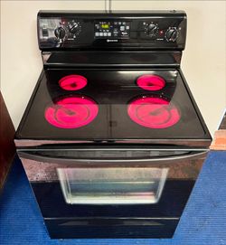 🔥🔆♨️☆Whirlpool☆♨️🔆🔥 Black Ceramic Top Stove in great working order