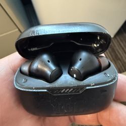 JBL Tune 235 NC Ear Buds