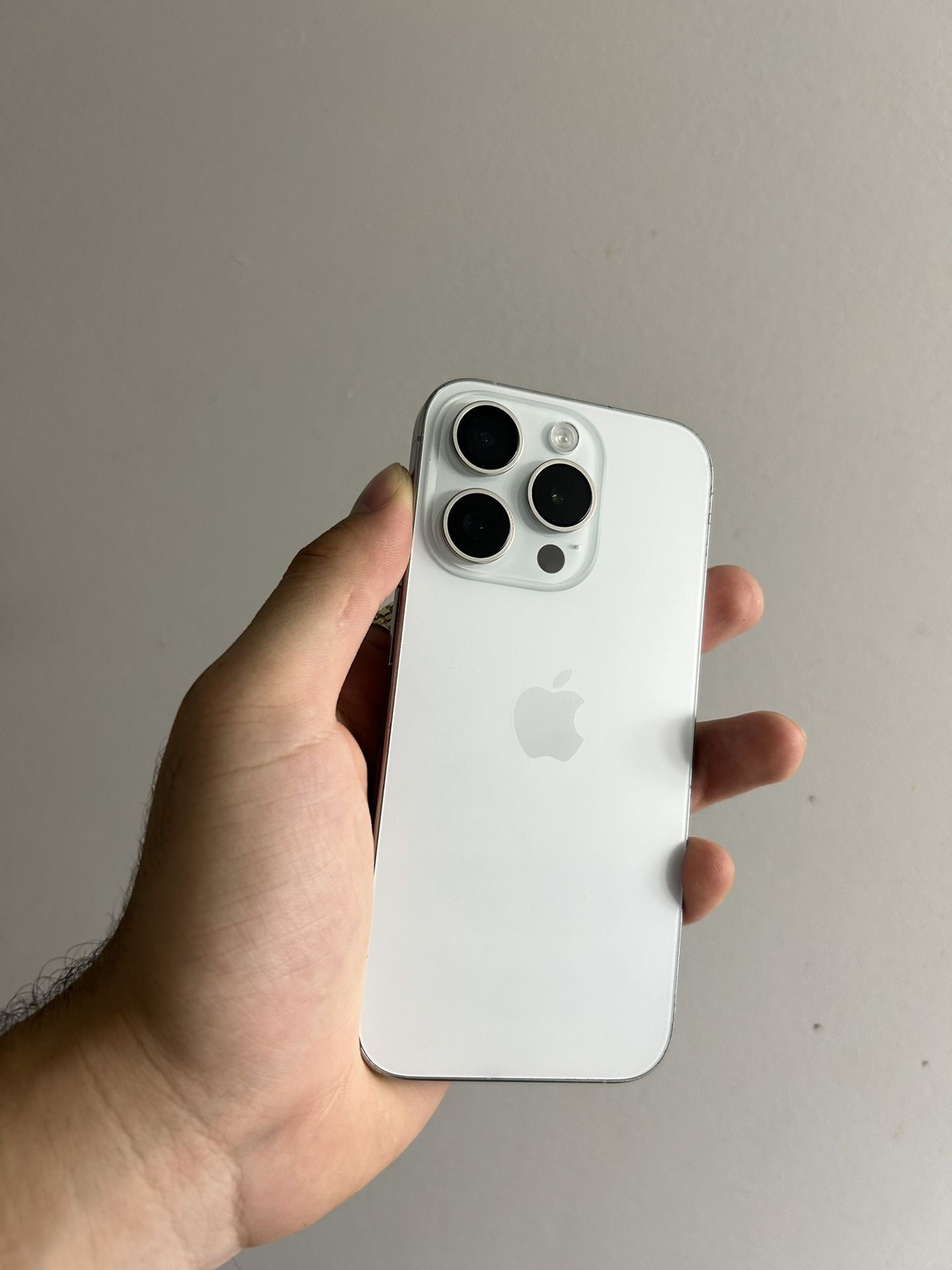 iPhone 15 Pro Unlocked✅