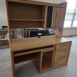 Computer Desk With Hutch