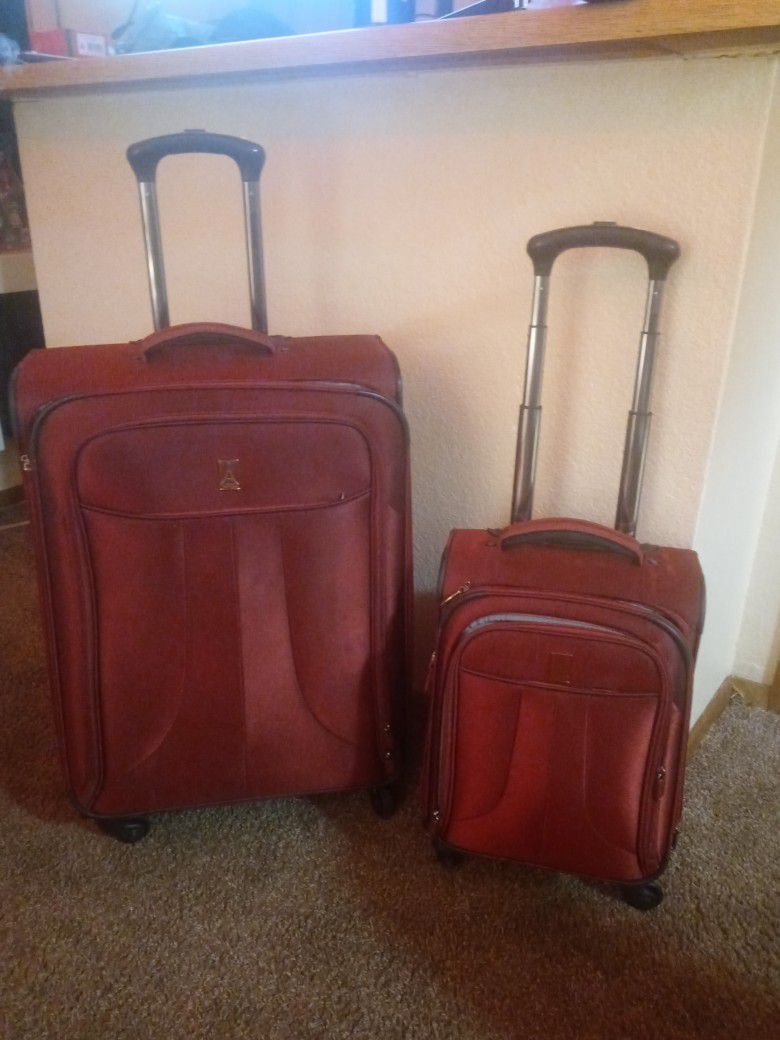 2 Traveling Bags