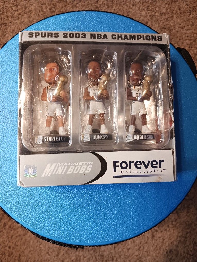 SAN ANTONIO SPURS 2003 NBA Finals Champions Mini Trophy
