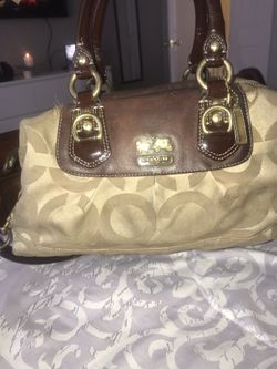 *** Authentic ******COACH PURSE WITH MATCHING SHOES
