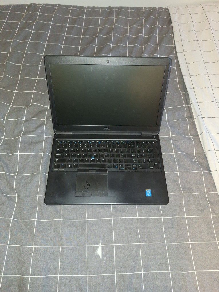 DELL Latitude 5550