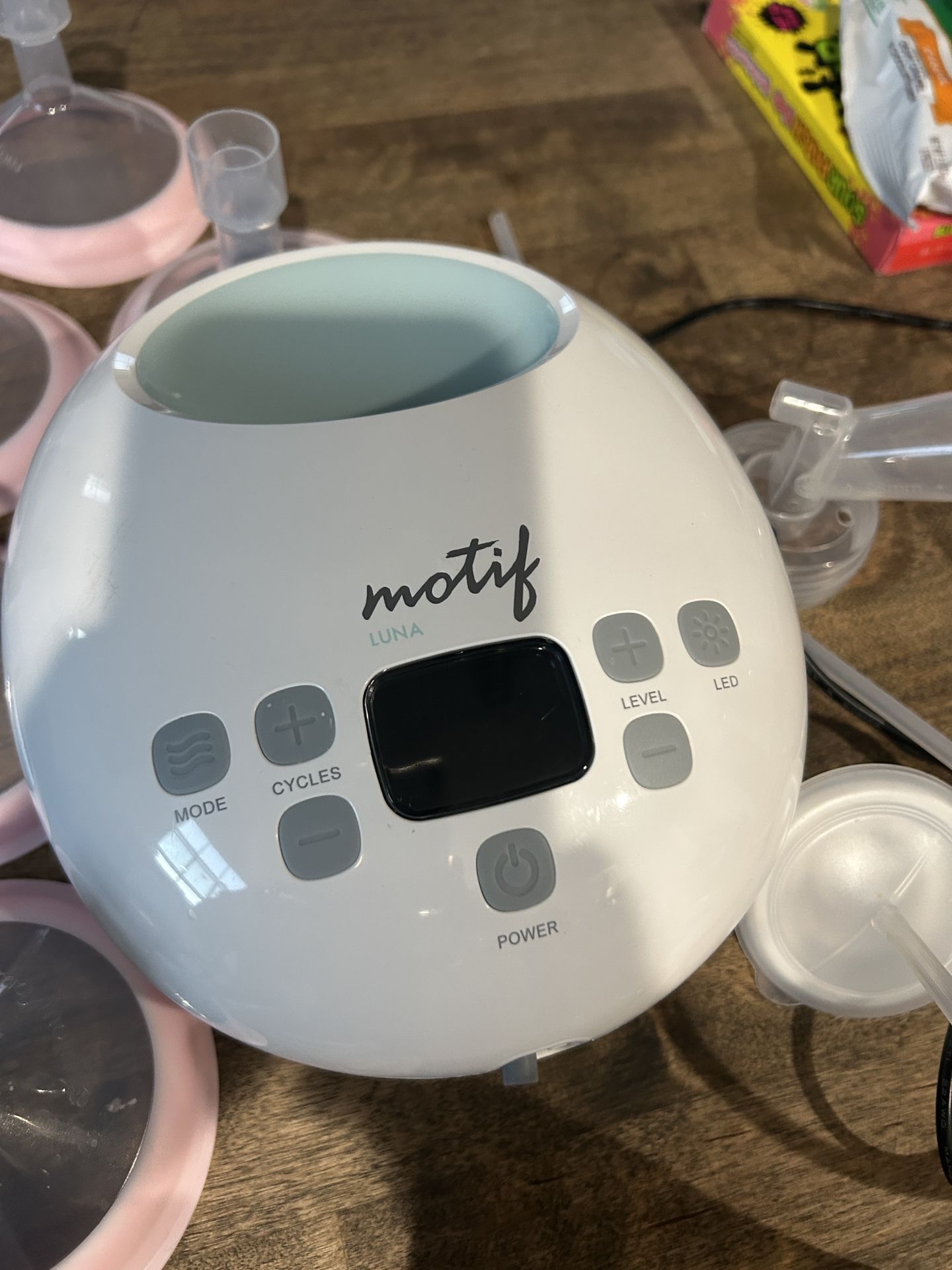 Motif Luna Breast Pump With Parts