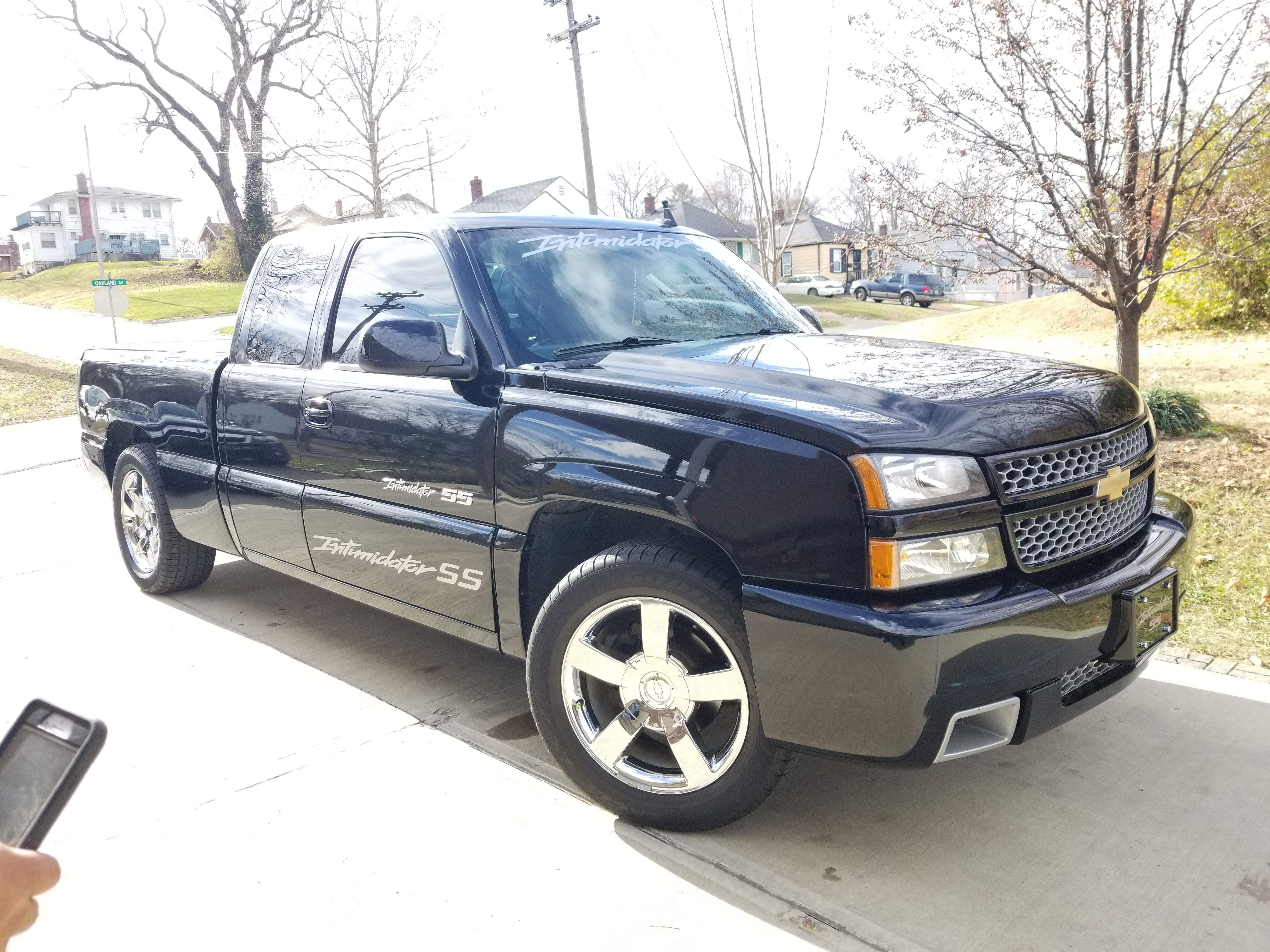 Chevy silverado Intimidator SS 2006 for Sale in Kansas City, KS OfferUp