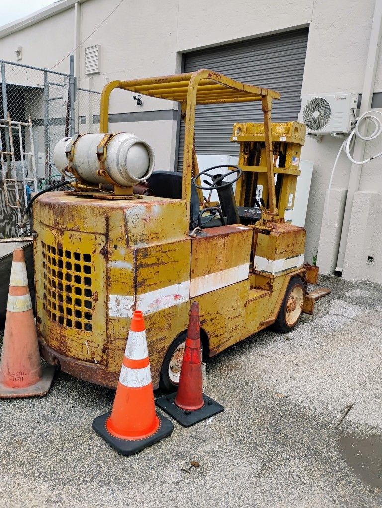 Forklift with V6 motor