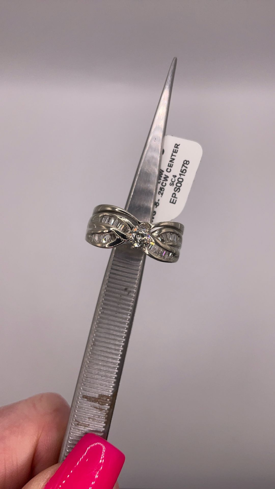 Womens 14kwg Ring