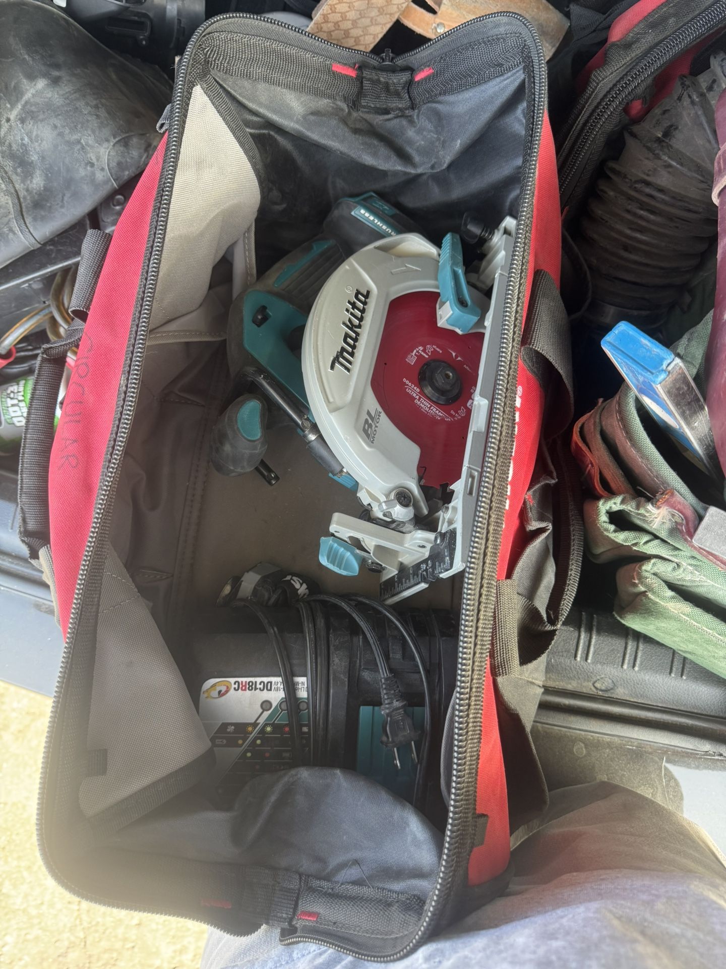 Makita Brushless 6 1/2 Cordless Skill Saw (TOOL ONLY)