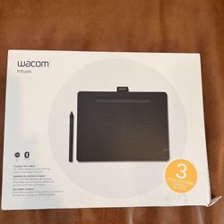 Wacom Intuos Small Graphics Drawing Tablet, includes Training & Software; 4 Customizable ExpressKeys Compatible With Chromebook Mac Android & Windows,