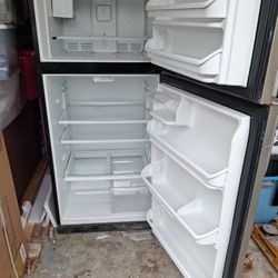 Frigidaire Refrigerator 