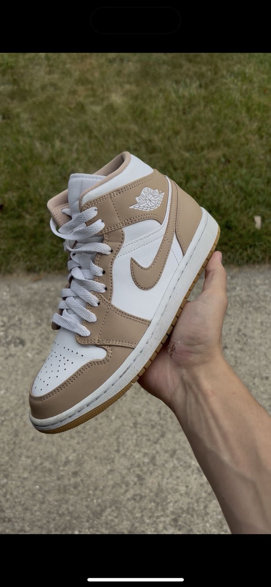 Air Jordan 1 Mid tan Size 7.5 Men’s 